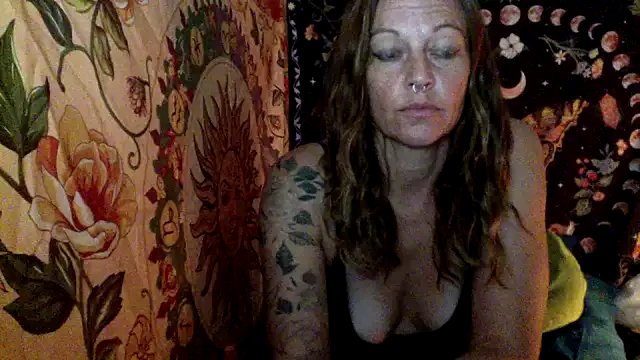 DesertLuxe on StripChat