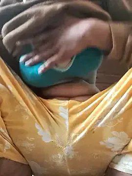 Desi_Bhabi_01 on StripChat
