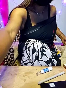 Desi_Maya69 on StripChat