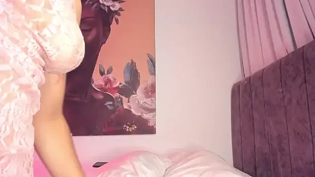 Dhalila_ on StripChat