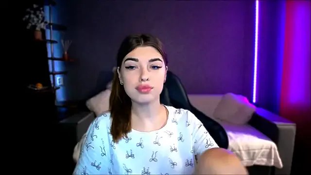 Dianaa_Lee0 on StripChat