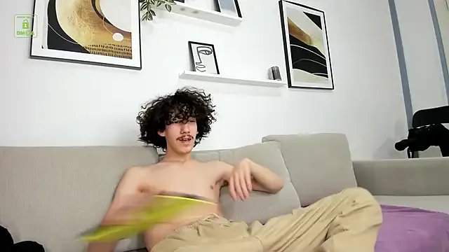 Dilan_Wolfe on StripChat