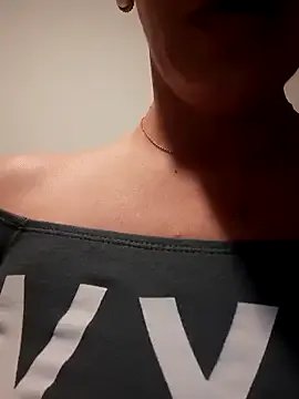 Dirtyfeelin — Massage public my big tits