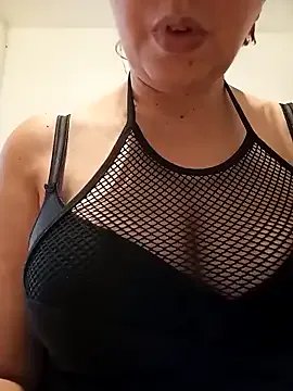 Dolcissima33 on StripChat