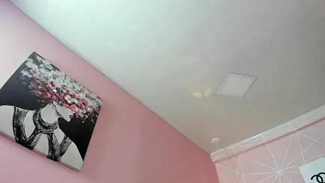 dolly_zoe on StripChat