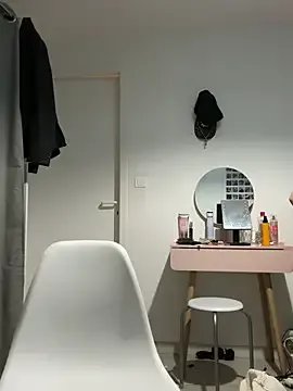 DouceAngela69 on StripChat