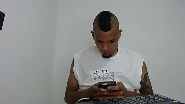 drako_monster on StripChat