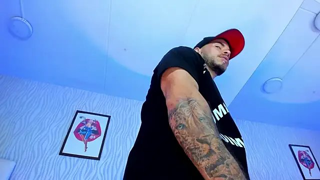 dylan_jacobx on StripChat