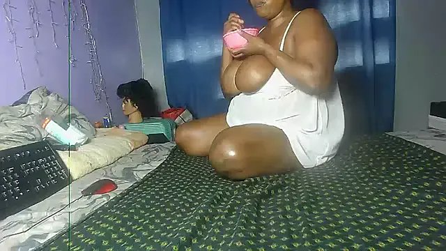 ebonydelights on StripChat