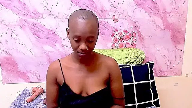 EbonyOlive69 on StripChat