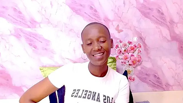 EbonyOlive69 on StripChat