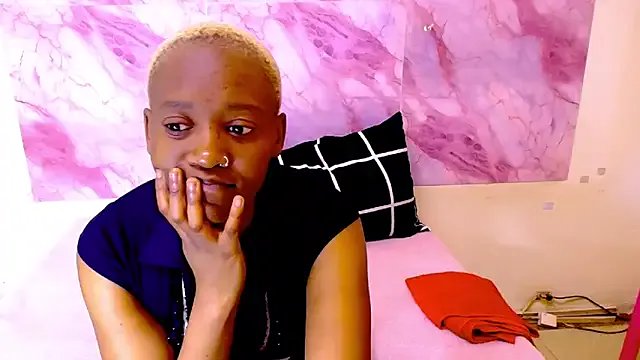 EbonyOlive69 on StripChat