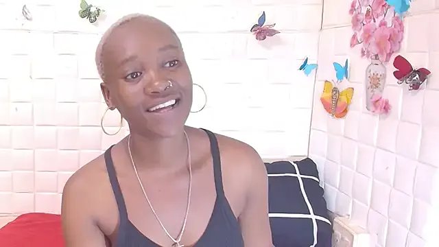 EbonyOlive69 on StripChat