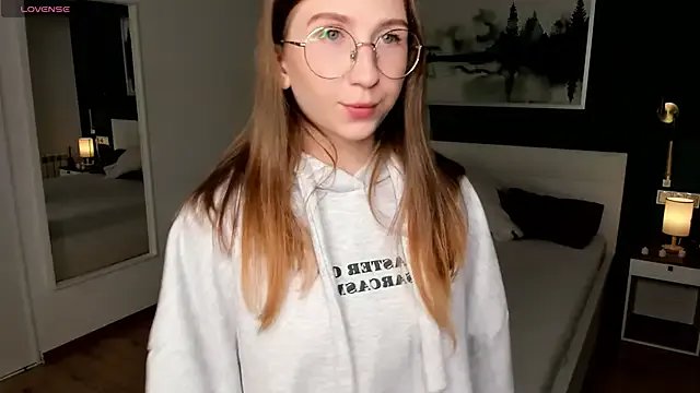 EditaBand on StripChat