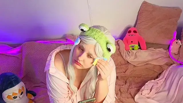 ElfieEva — ass slap