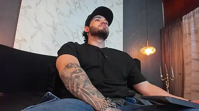 ElianKeiser on StripChat