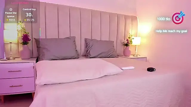 EllaaThorne on StripChat