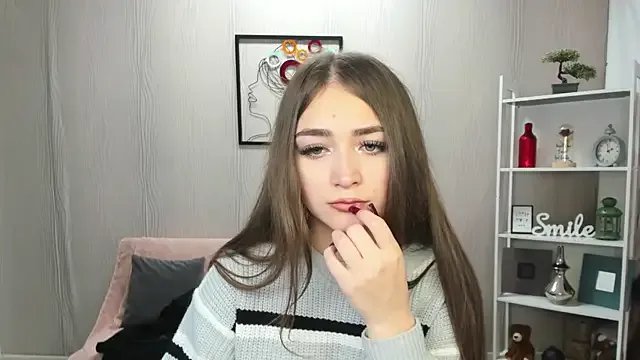 EllaClarke on StripChat