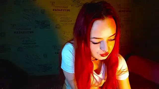 emi_less on StripChat