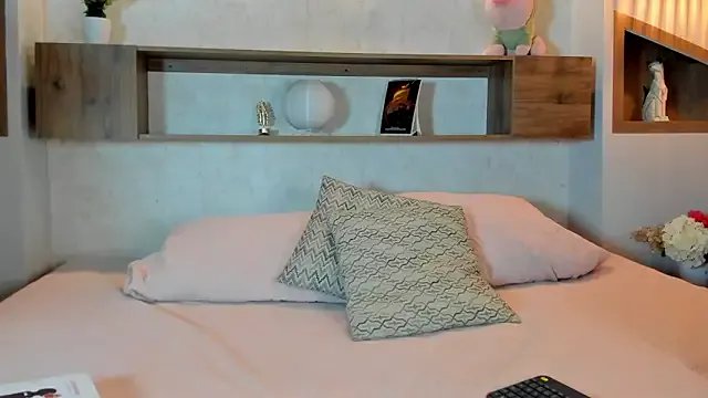 Emilly_Beaumont — NAKED