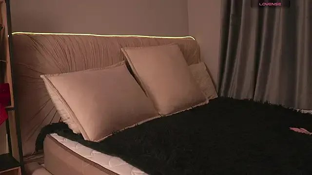 EmilySoftBaby — massge my tits in a hard way