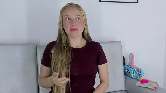 EmilySumer on StripChat