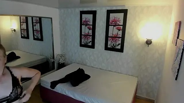 EmilySumer on StripChat