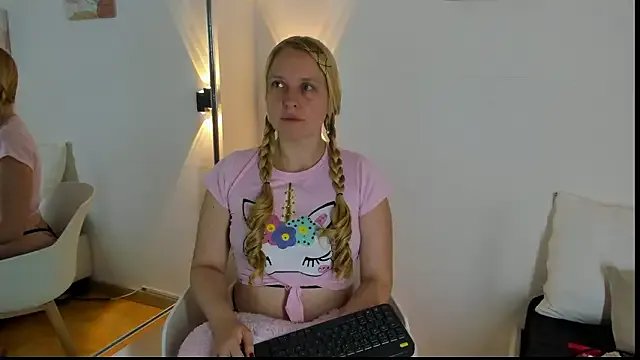 EmilySumer — oily bounce tits