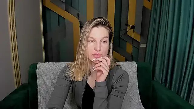 EmilyWalkeri on StripChat