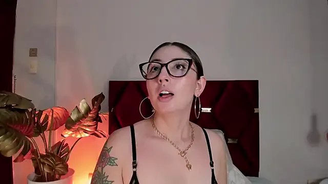 Emilywatsonn on StripChat