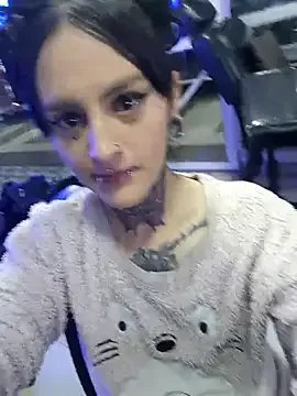 emma_onassis_17 on StripChat