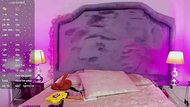 Emma_Saylor on StripChat