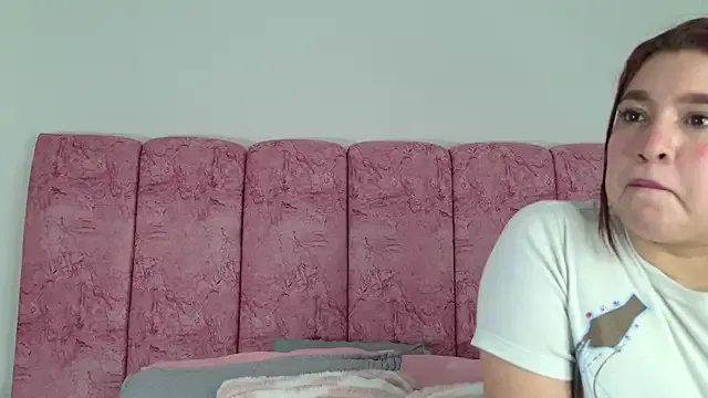 emmacurvy on StripChat