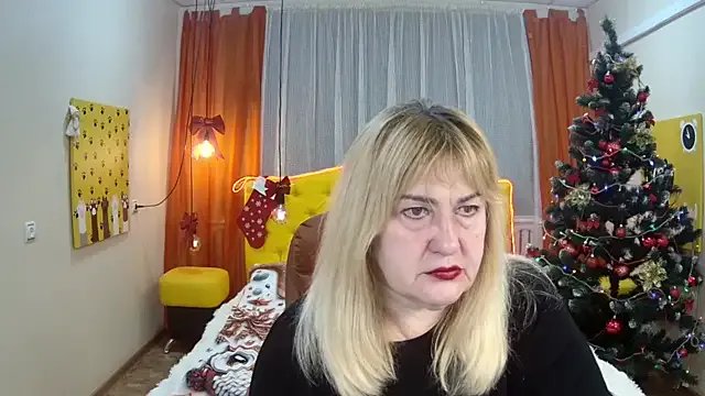 EmmaEllison on StripChat