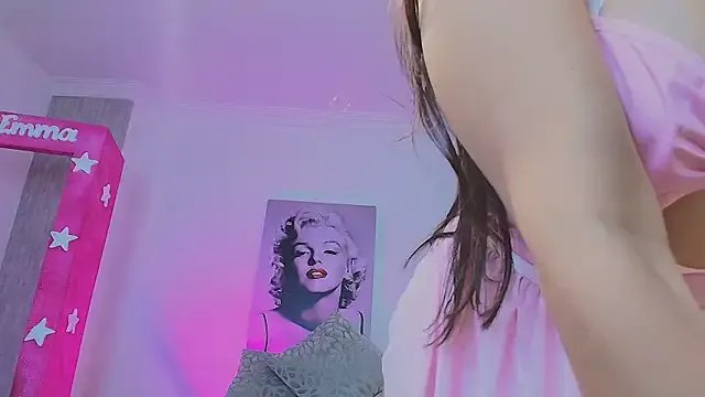 EmmaRose___ on StripChat