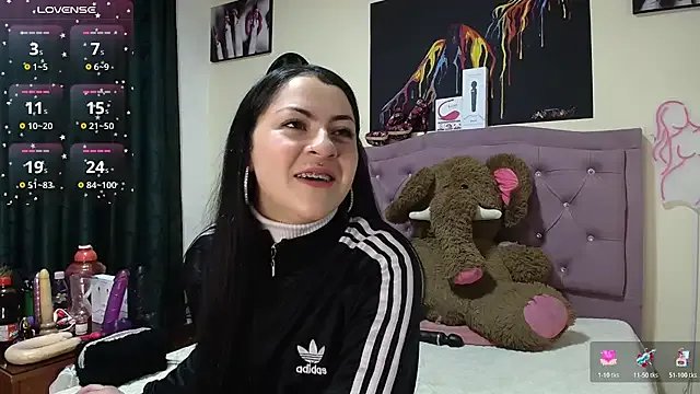 Emmie_Hot on StripChat