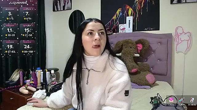 Emmie_Hot on StripChat