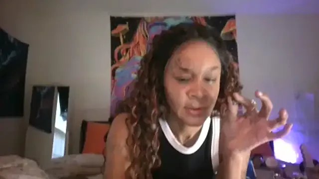 EnticingAaliyah on StripChat