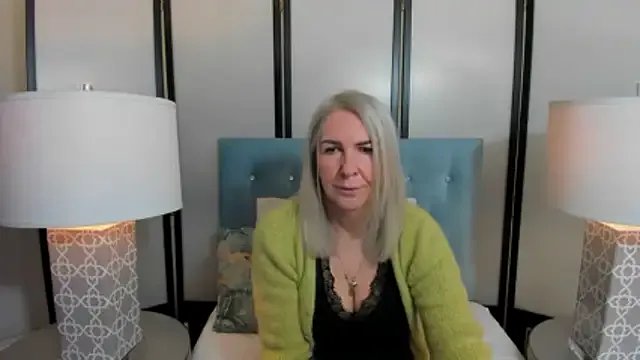 EricaTop on StripChat