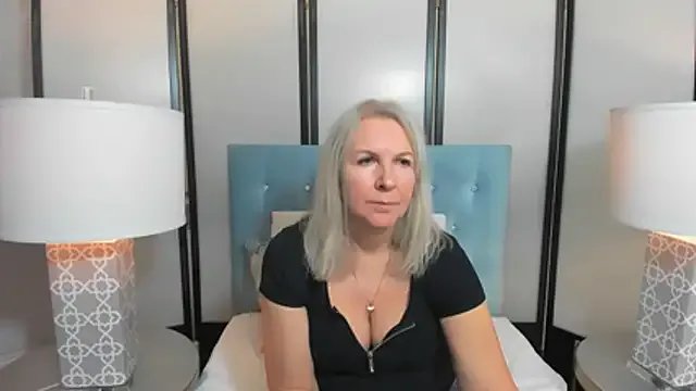 EricaTop on StripChat