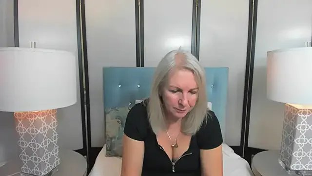 EricaTop on StripChat