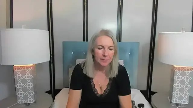 EricaTop on StripChat