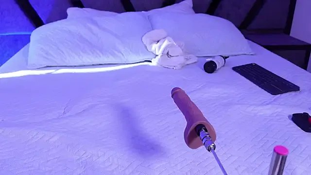 EthaanCox on StripChat