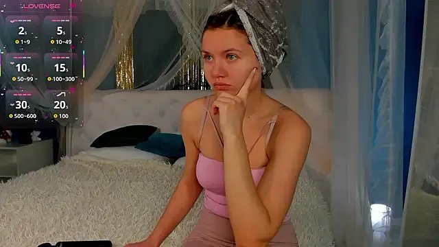 Eva__Lewis on StripChat