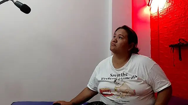 evaleribigtits18 on StripChat