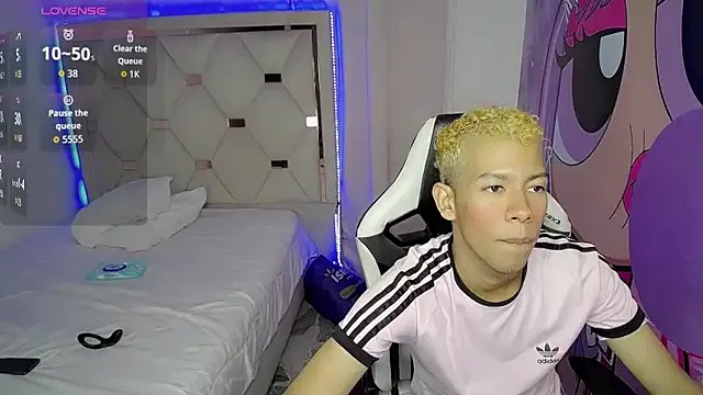 Exotic_twinks_'s avatar