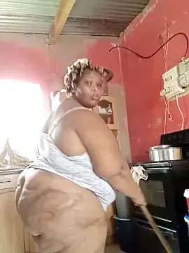 fatafricanqueen on StripChat