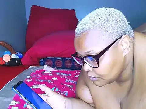 fatafricanqueen on StripChat