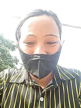 felicity_chloe on StripChat