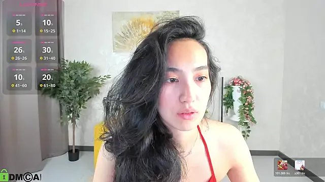 FlirtyAura — playing with lips